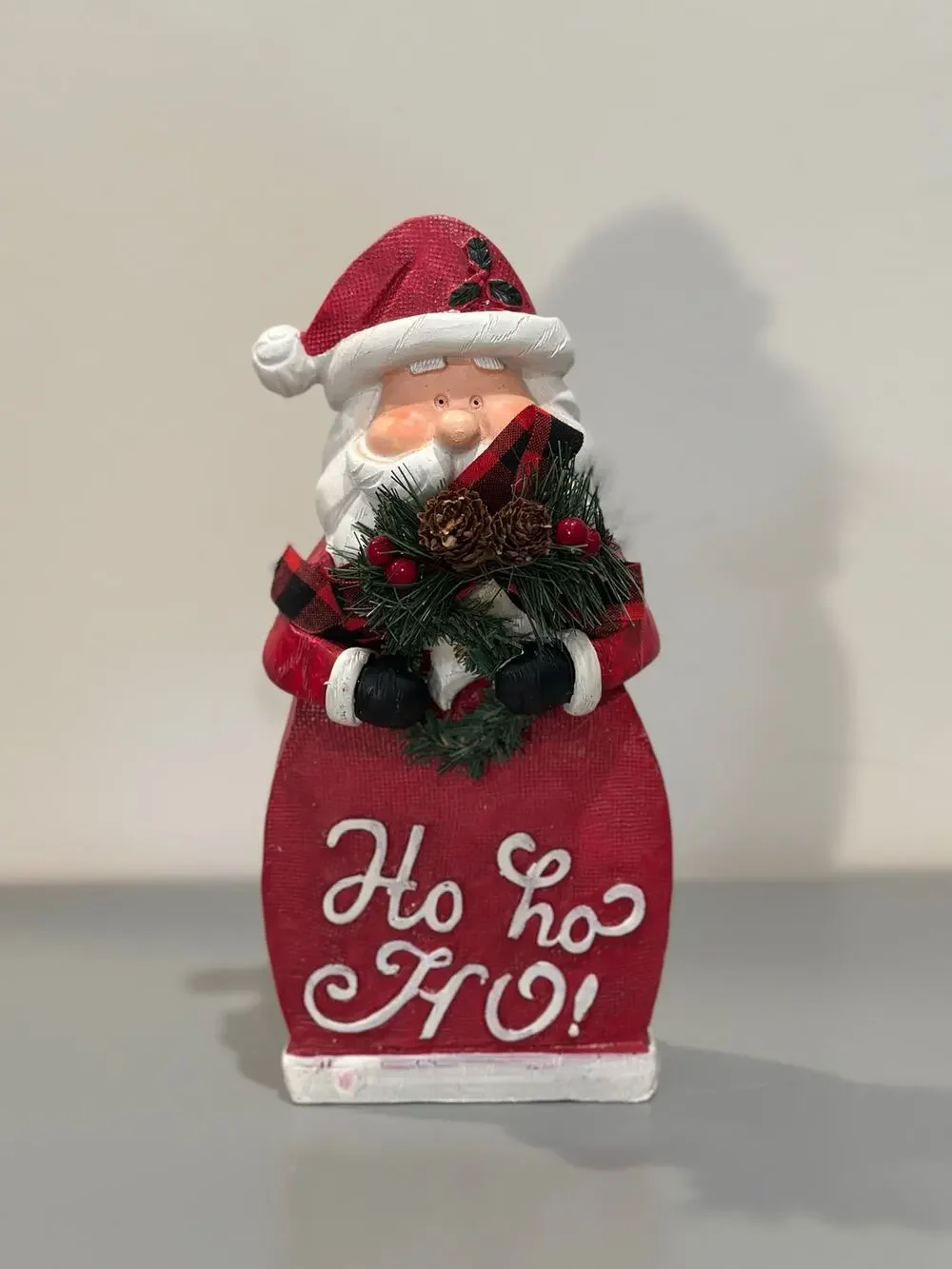 Rustic Wooden Santa Claus Figurine Ho Ho Ho Wreath Christmas Tabletop Decor 9.5
